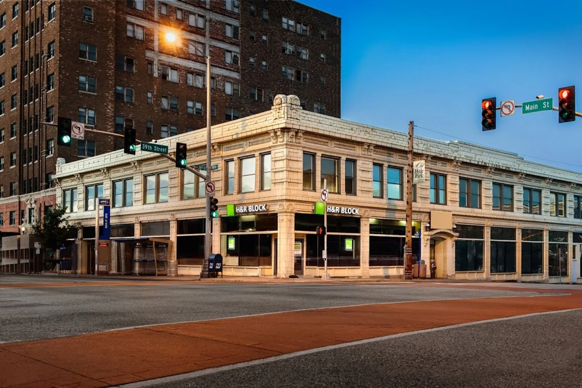 H&R Block office photo 4