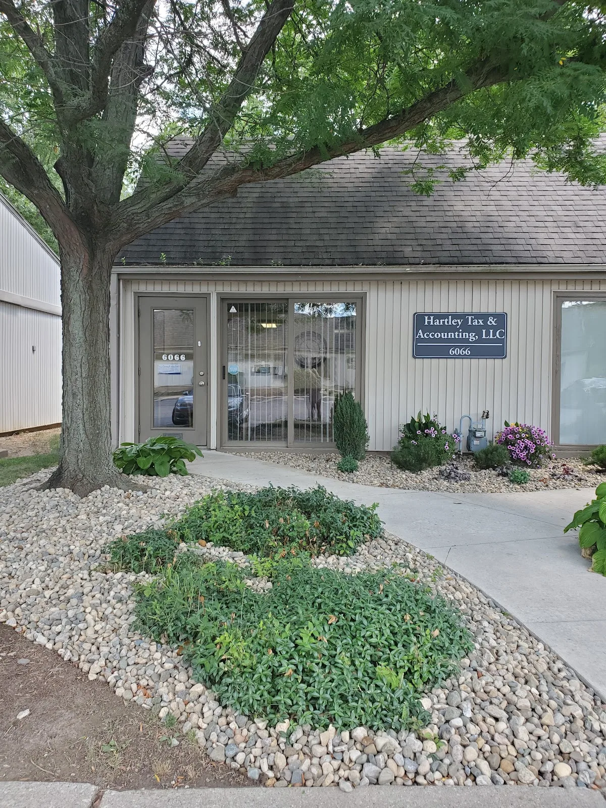 H&R Block office photo 5