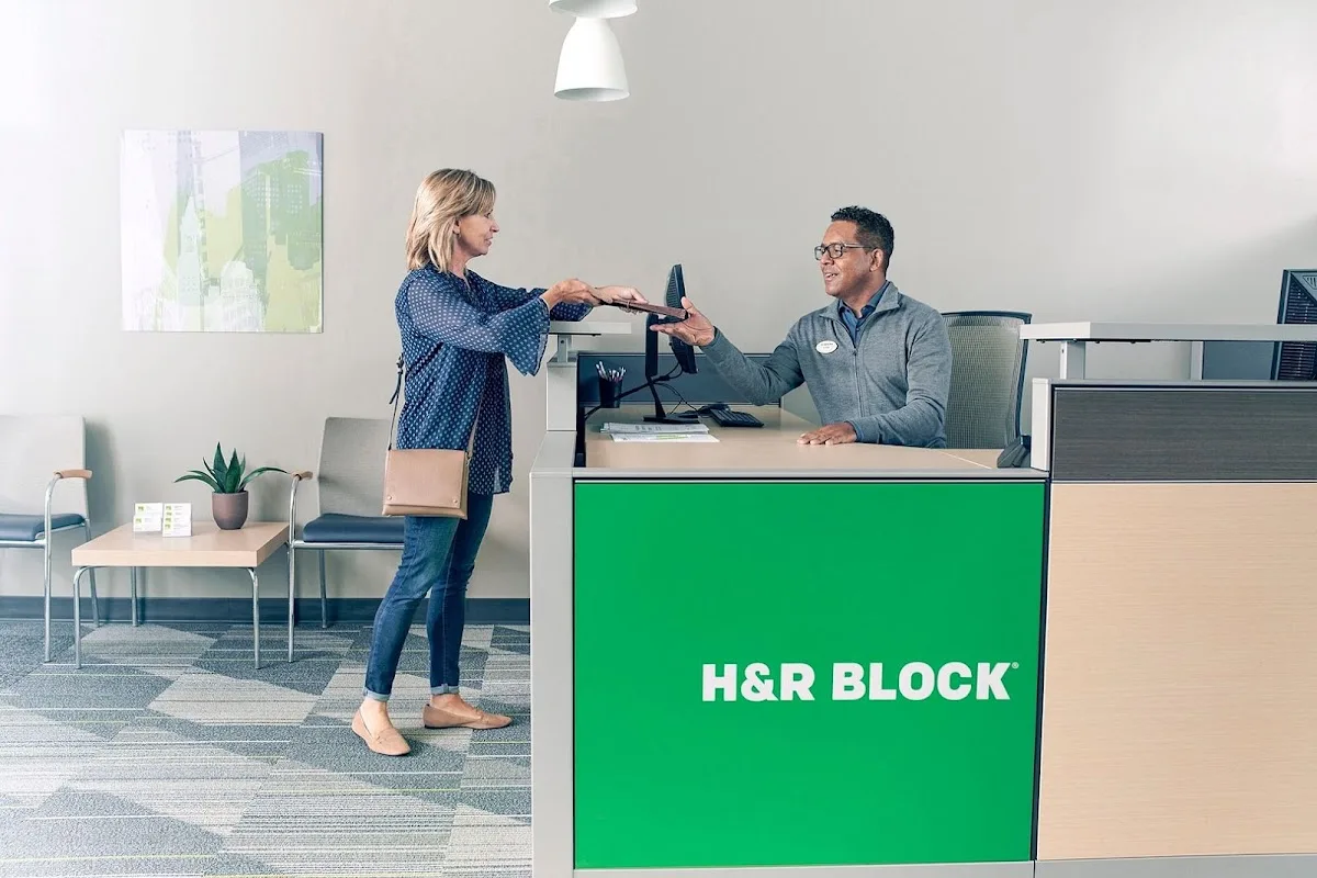 H&R Block office photo 4