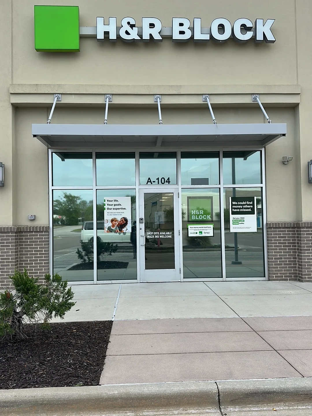 H&R Block office photo 4