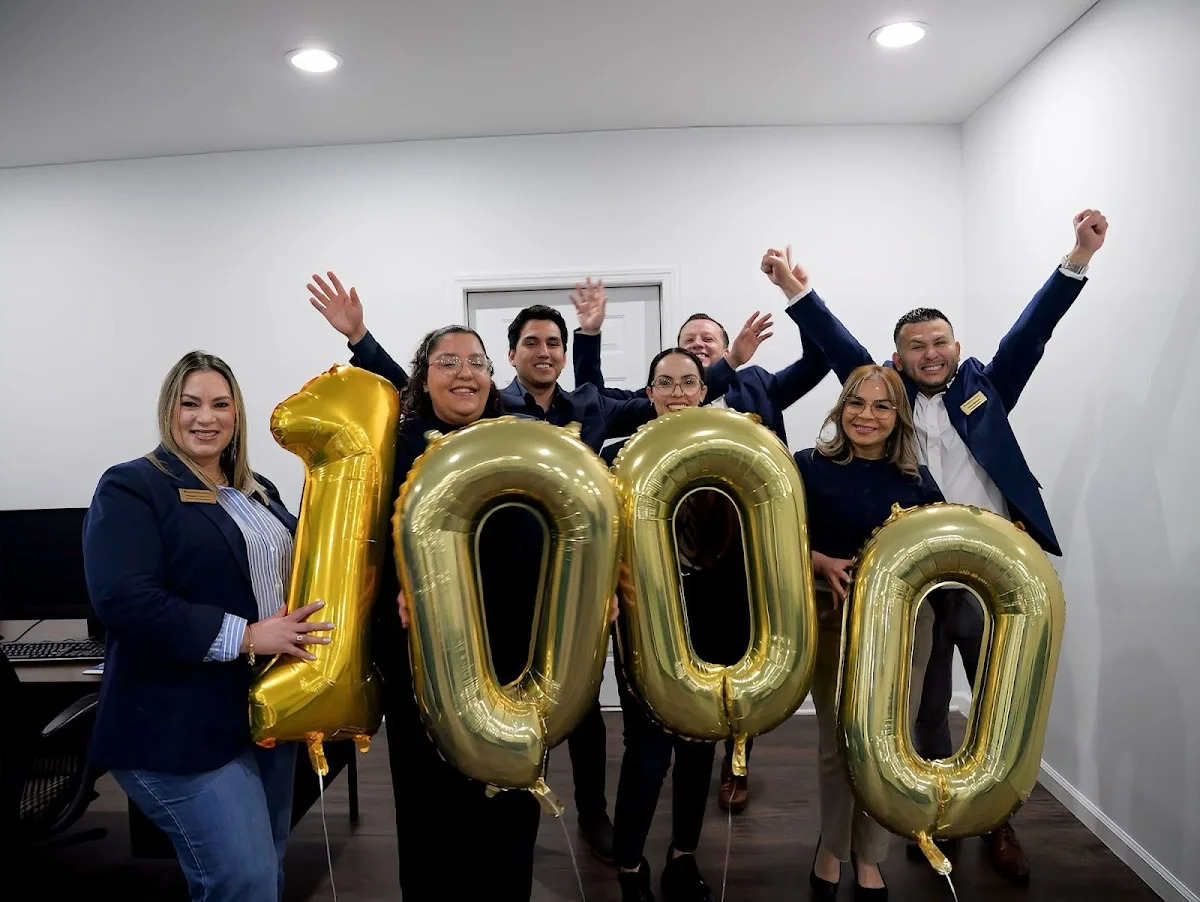 Hispanos de Exito LLC